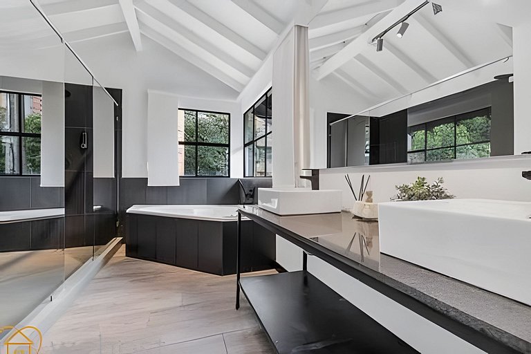 Japandi Design House | Secret Oasis in Provenza