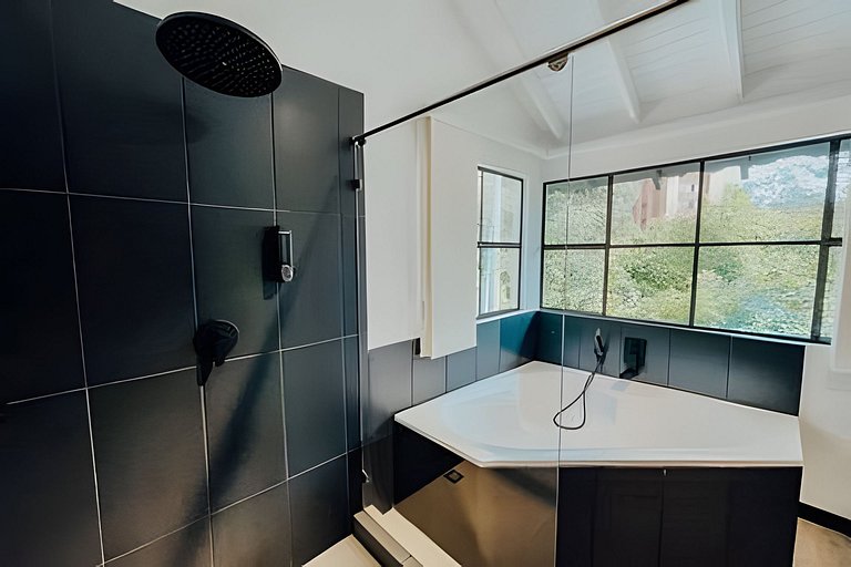 Japandi Design House | Secret Oasis in Provenza