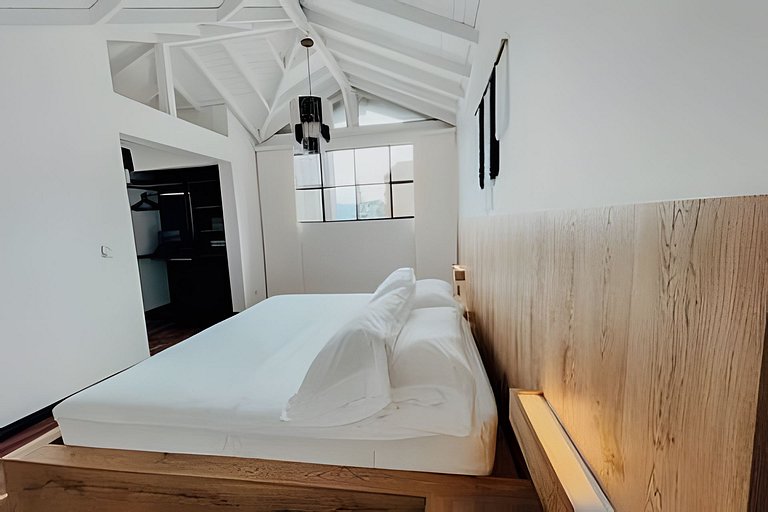 Japandi Design House | Secret Oasis in Provenza