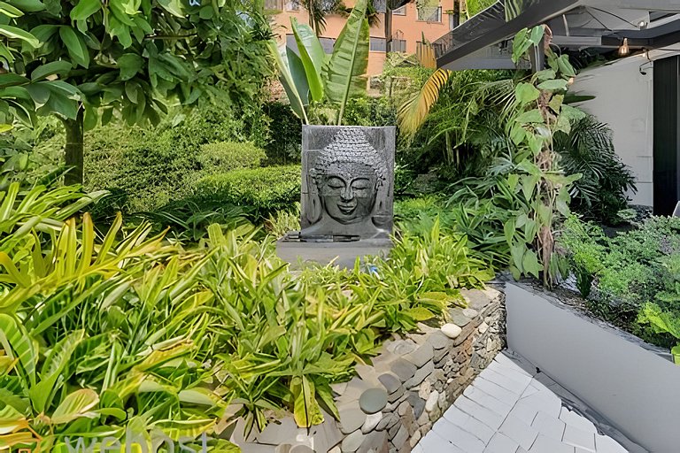 Private Jacuzzi Retreat · Hidden Japandi Gem
