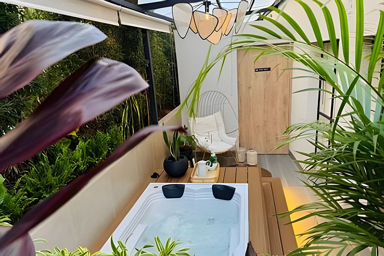 Private Jacuzzi Retreat · Hidden Japandi Gem