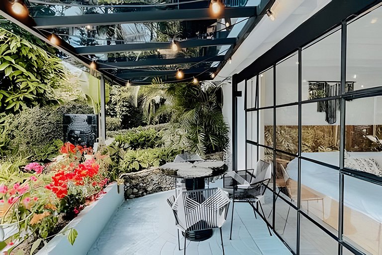 Buda Japandi Loft • Steps from Provenza