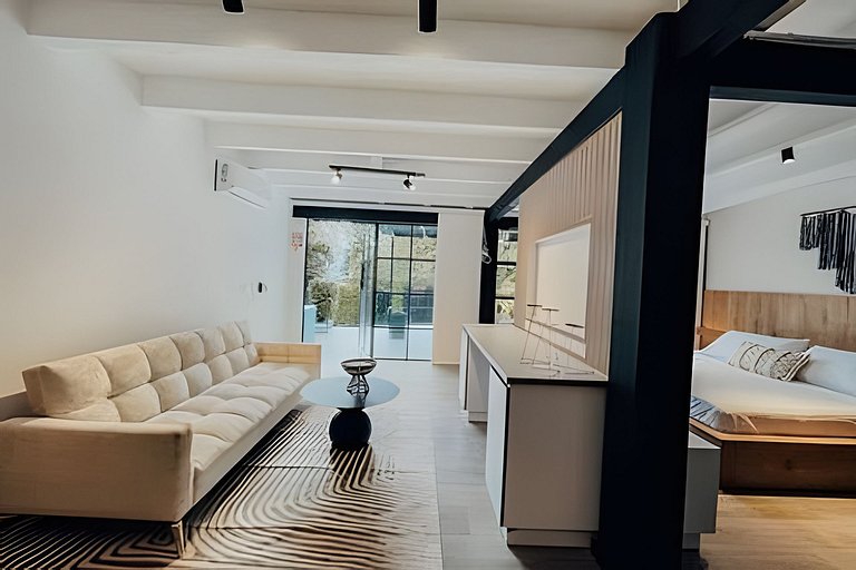 Buda Japandi Loft • Steps from Provenza