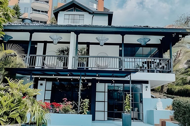 Buda Japandi Loft • Steps from Provenza