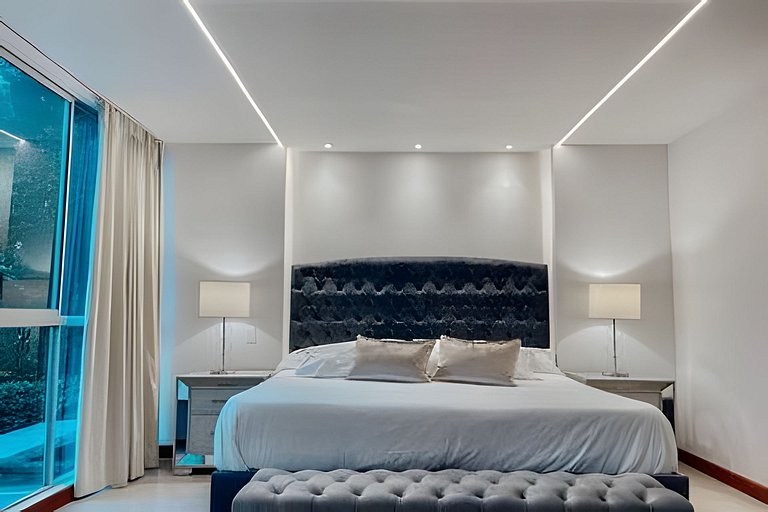 Stylish 1BR • AC • Pool & Gym • Provenza Area
