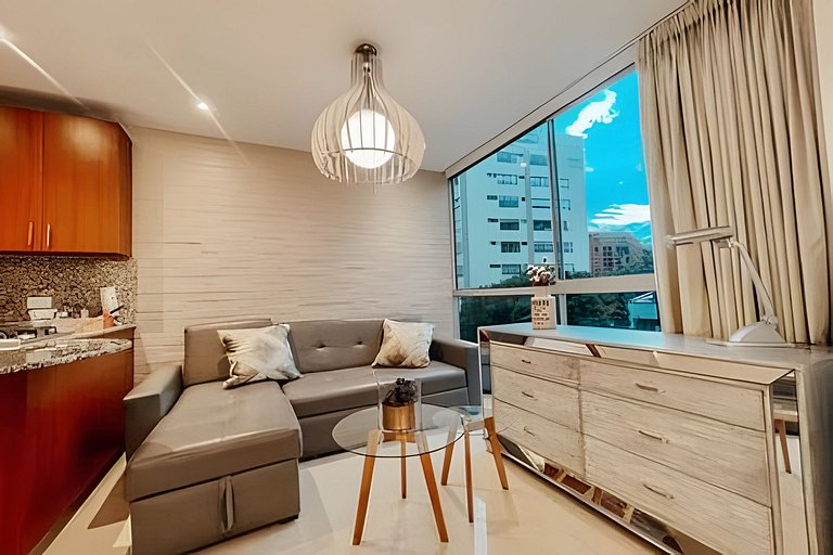 Stylish 1BR • AC • Pool & Gym • Provenza Area