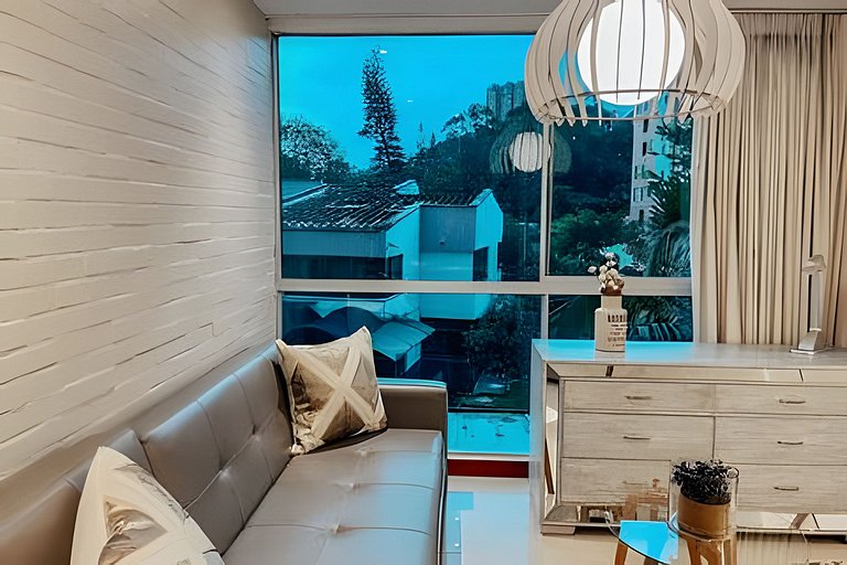 Stylish 1BR • AC • Pool & Gym • Provenza Area