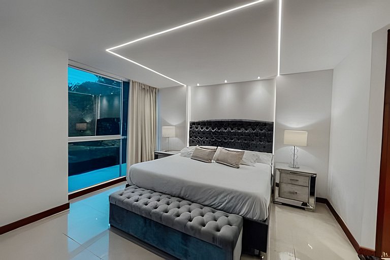 Stylish 1BR • AC • Pool & Gym • Provenza Area