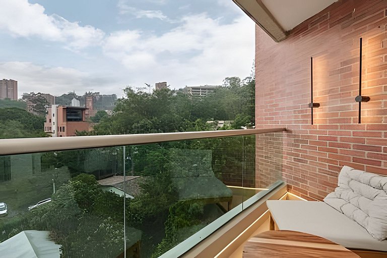 Provenza Luxury Stay w/Jacuzzi /Pool/Coworking/Gym
