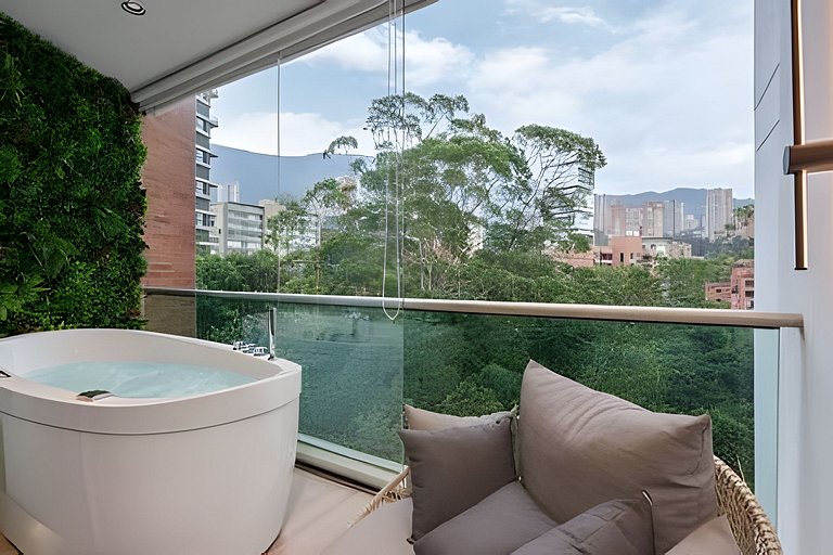 Provenza Luxury Stay w/Jacuzzi /Pool/Coworking/Gym
