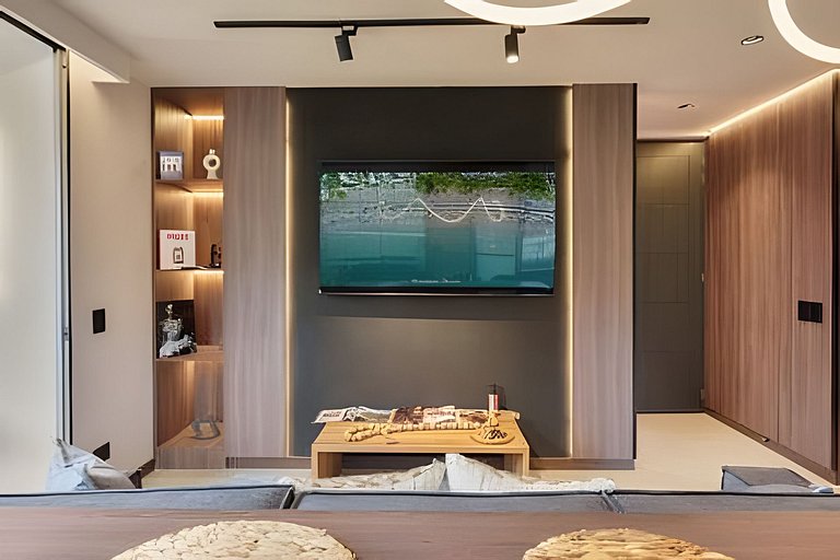 Provenza Luxury Stay w/Jacuzzi /Pool/Coworking/Gym