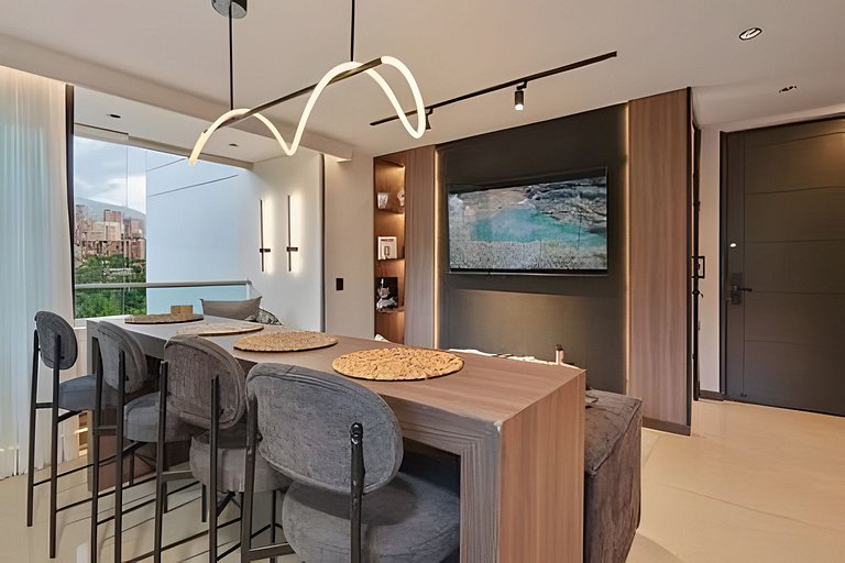 Provenza Luxury Stay w/Jacuzzi /Pool/Coworking/Gym