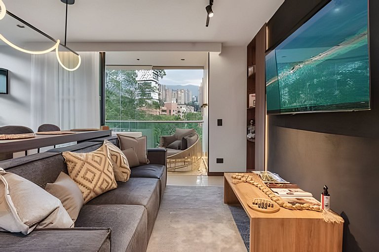 Provenza Luxury Stay w/Jacuzzi /Pool/Coworking/Gym