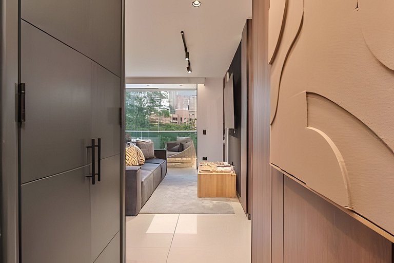 Provenza Luxury Stay w/Jacuzzi /Pool/Coworking/Gym