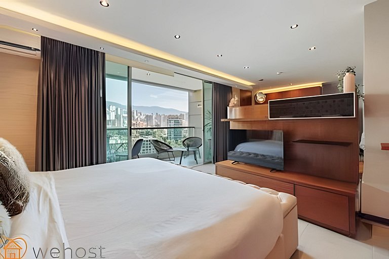 Elegant 1BR • Skyline View • Pool • Gym • Provenza