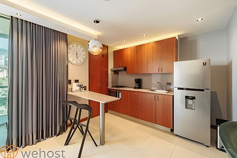Elegant 1BR • Skyline View • Pool • Gym • Provenza