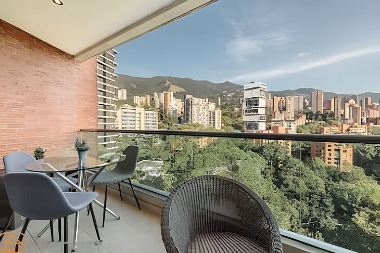 Elegant 1BR • Skyline View • Pool • Gym • Provenza