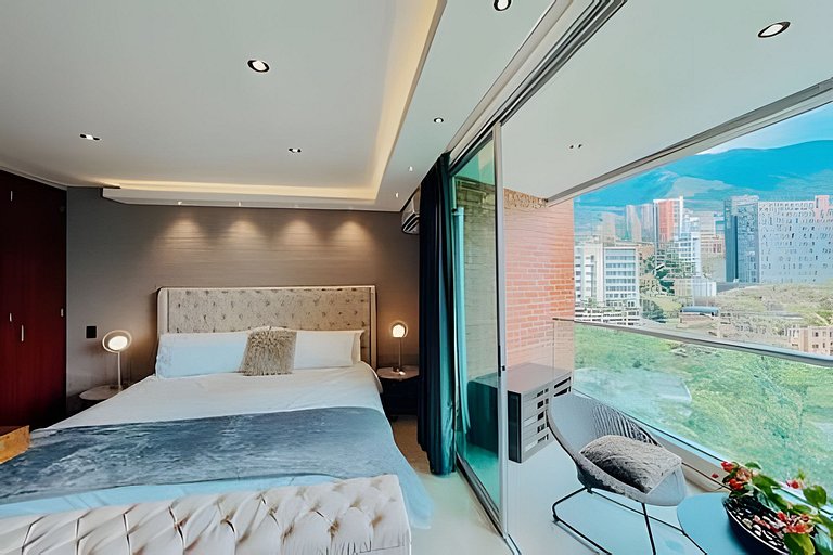 Elegant 1BR • Skyline View • Pool • Gym • Provenza