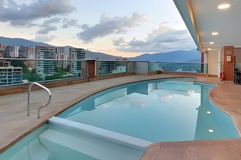 Elegant 1BR • Skyline View • Pool • Gym • Provenza