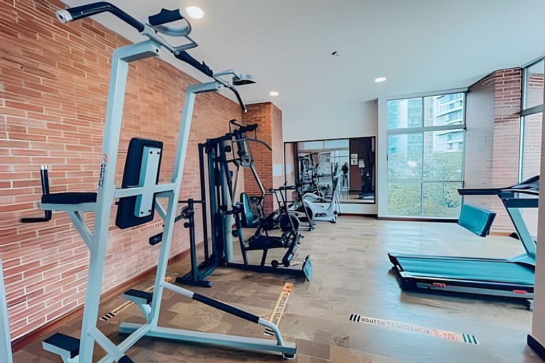 Elegant 1BR • Skyline View • Pool • Gym • Provenza