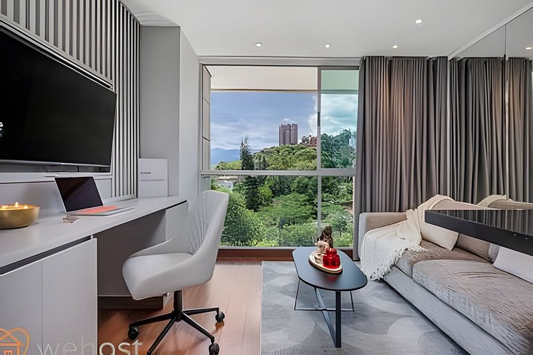 Chic 1BR • Luxury, Pool, Gym • Steps from Provenza