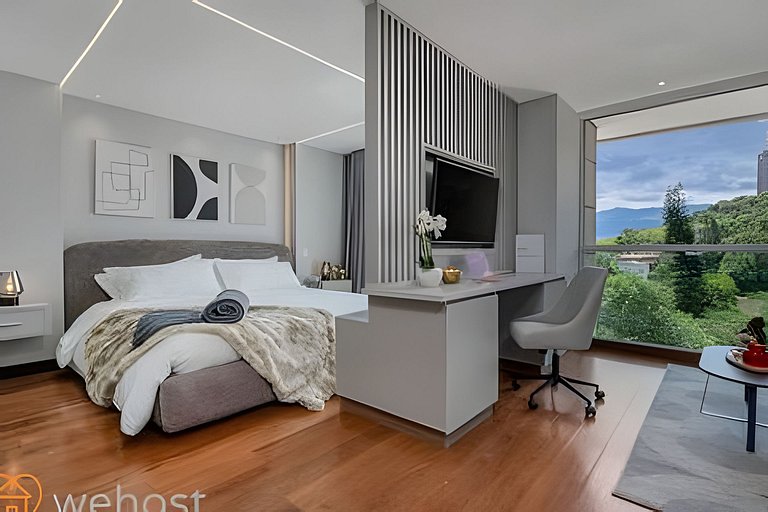 Chic 1BR • Luxury, Pool, Gym • Steps from Provenza