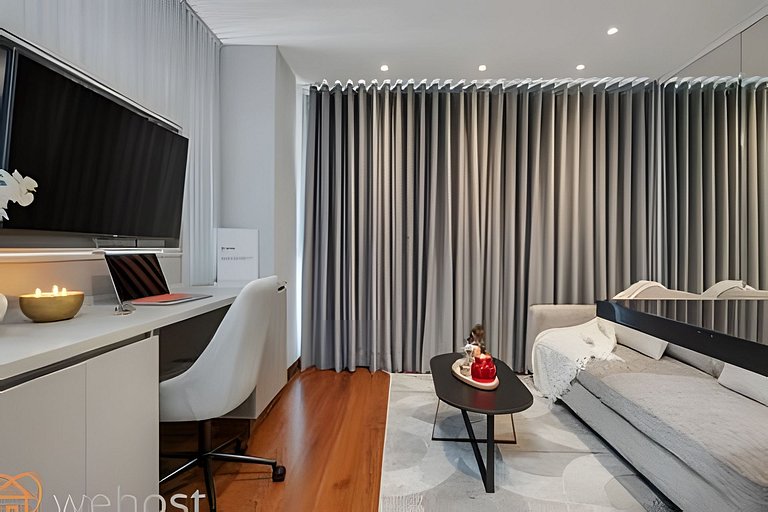 Chic 1BR • Luxury, Pool, Gym • Steps from Provenza