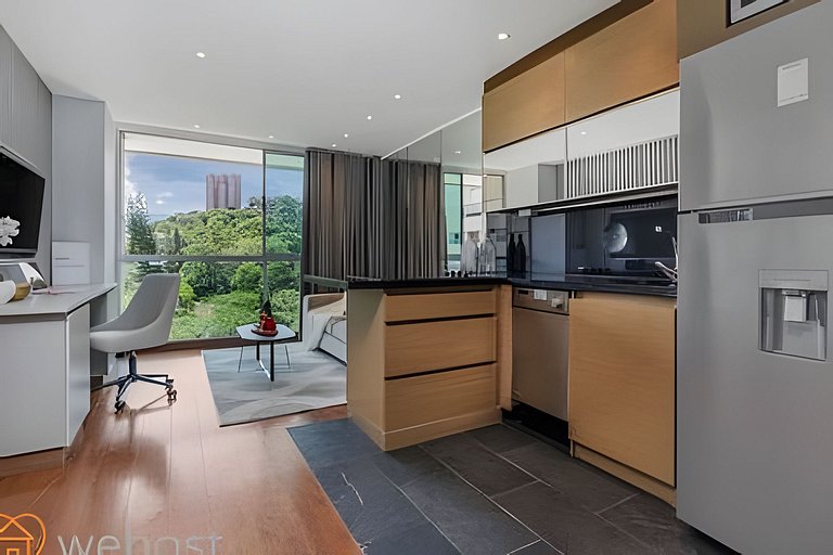 Chic 1BR • Luxury, Pool, Gym • Steps from Provenza