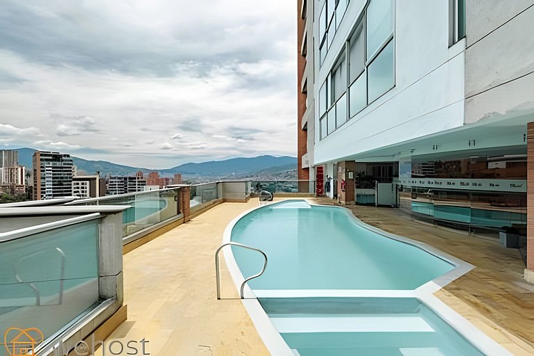Chic 1BR • Luxury, Pool, Gym • Steps from Provenza