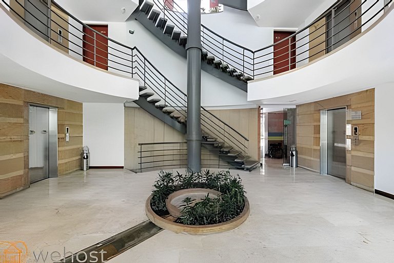 Chic 1BR • Luxury, Pool, Gym • Steps from Provenza